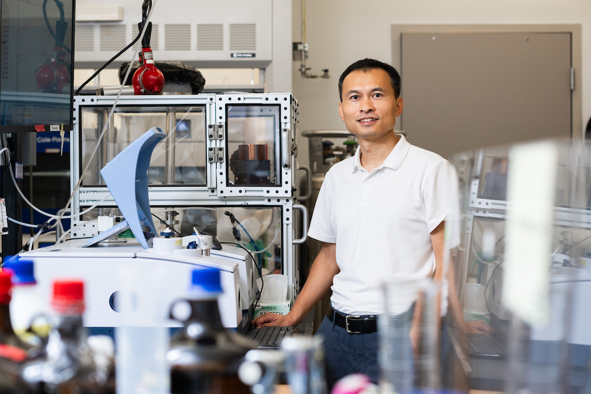 Photo of UNT Research associate professor Kui Tan 